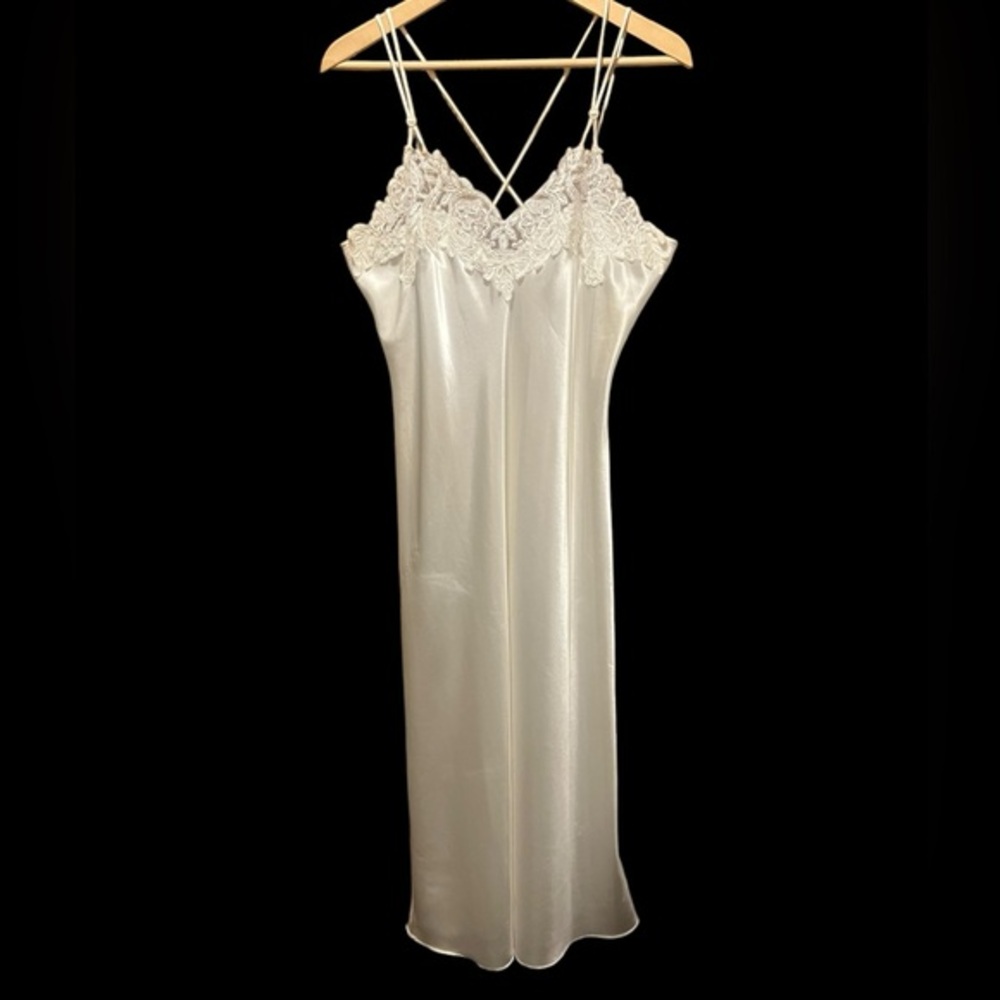 Lord‎ & Taylor Vintage Ivory Lace and Pearls Double Strap Nightgown Size Large